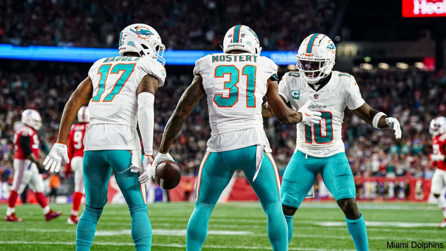 Miami Dolphins’ Training Camp Battles to Watch Closely Miami Dolphins’ Training Camp Battles to Watch Closely
